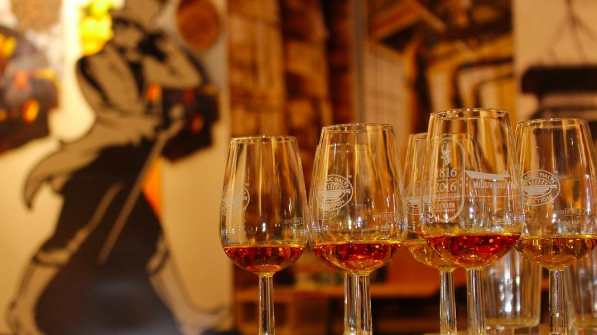 johnnie_walker_sticla_hartie_58103400