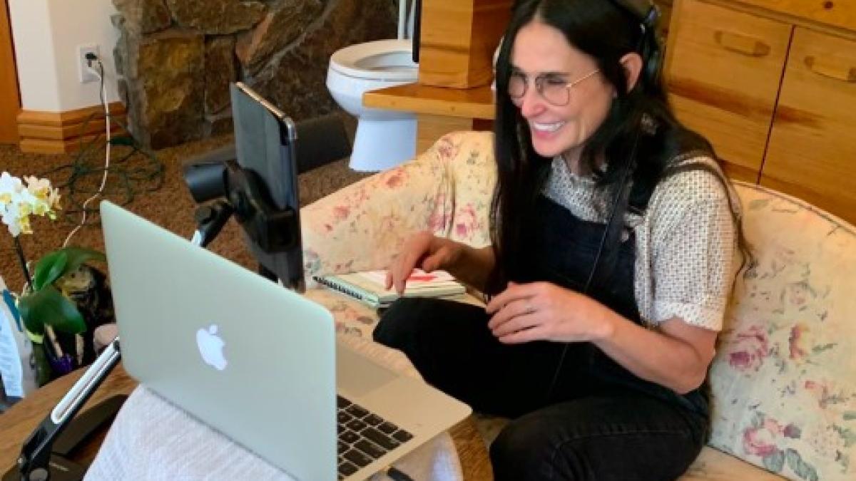 demi_moore_baie_mochetata_06927600