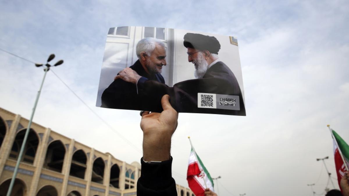 ali-khamenei-si-soleimani_58461200
