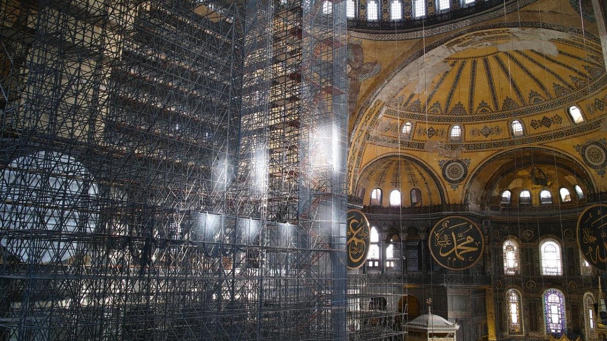 hagia-sofia-istanbul_06255100