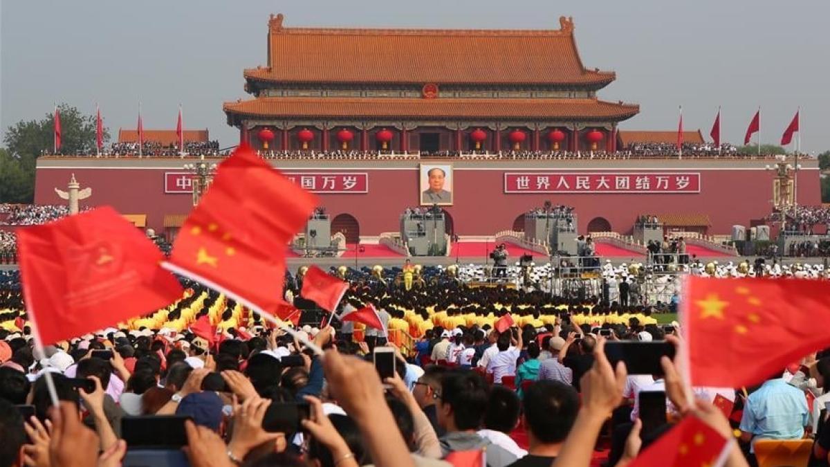 china-70_ani_sarbatoare_fb_33479300