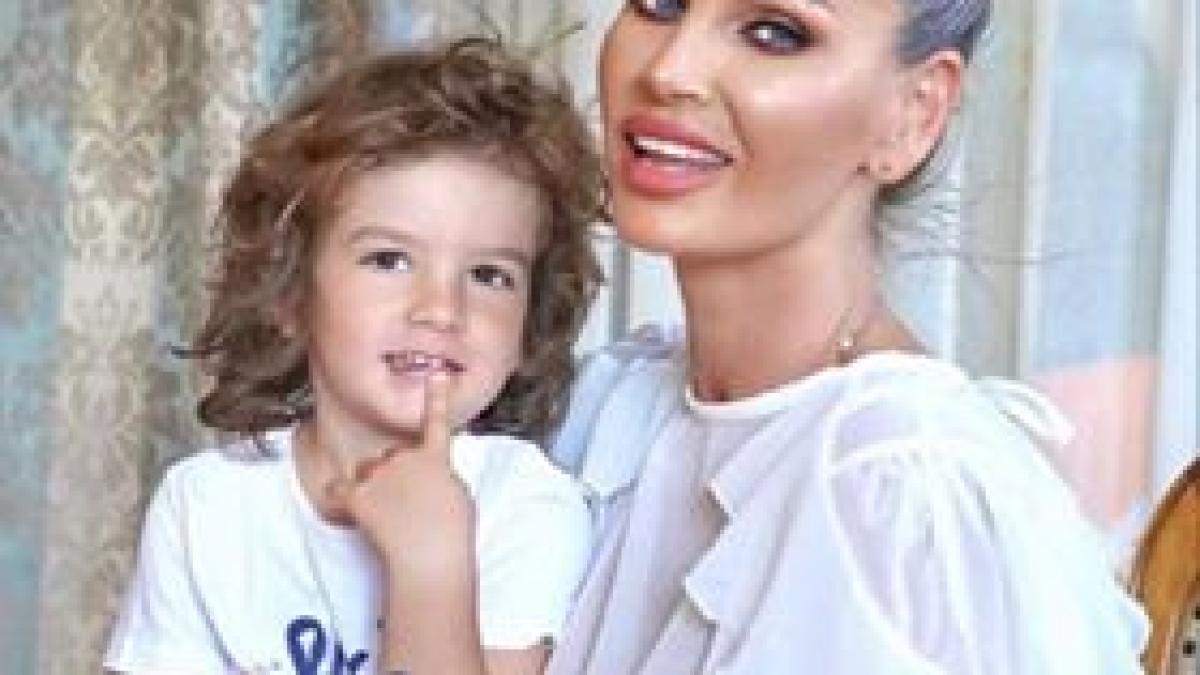 andreea_banica_clatite_curcubeu_87538900