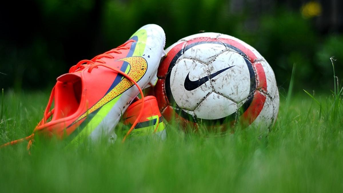 tenisi_teren_minge_fotbal_pxb_21197800