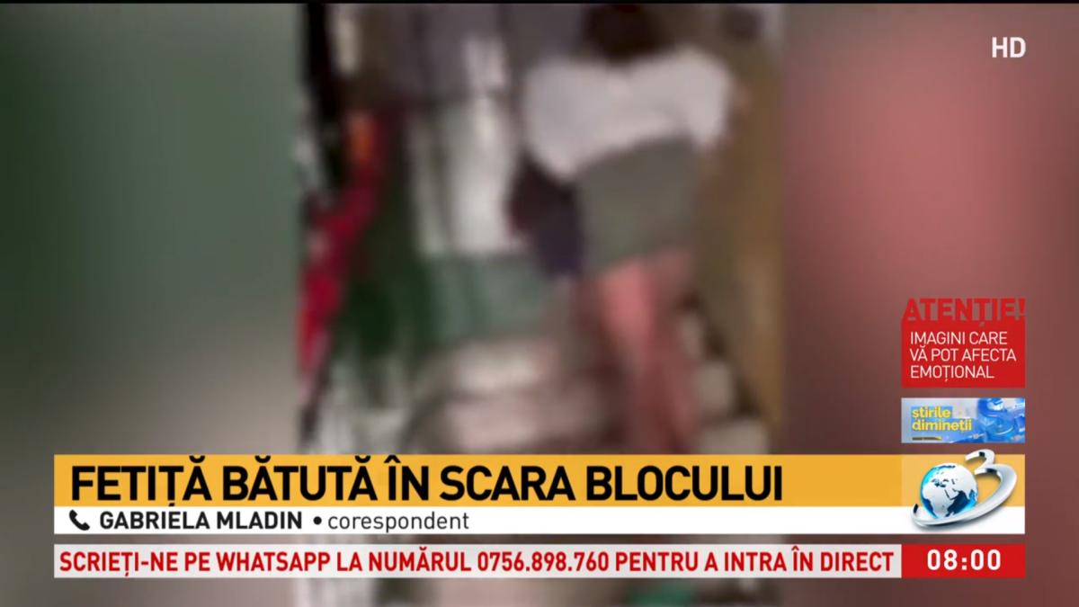 fetita-batuta-in-bloc_47204500