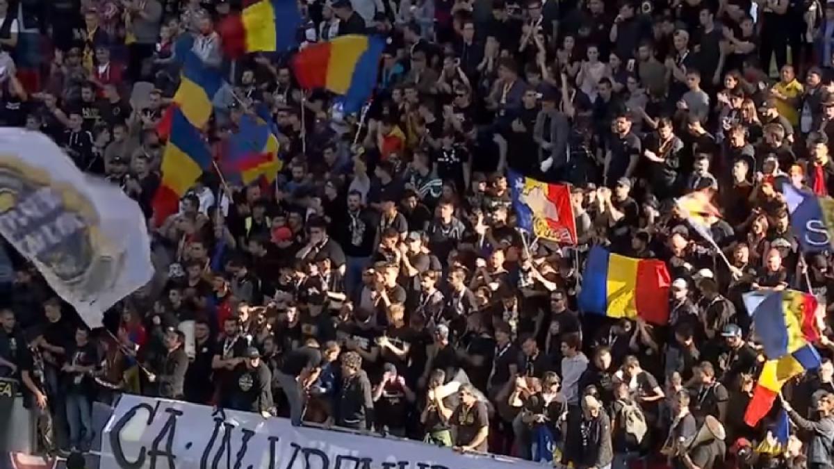 suporteri_romania_stadion_national_52123600