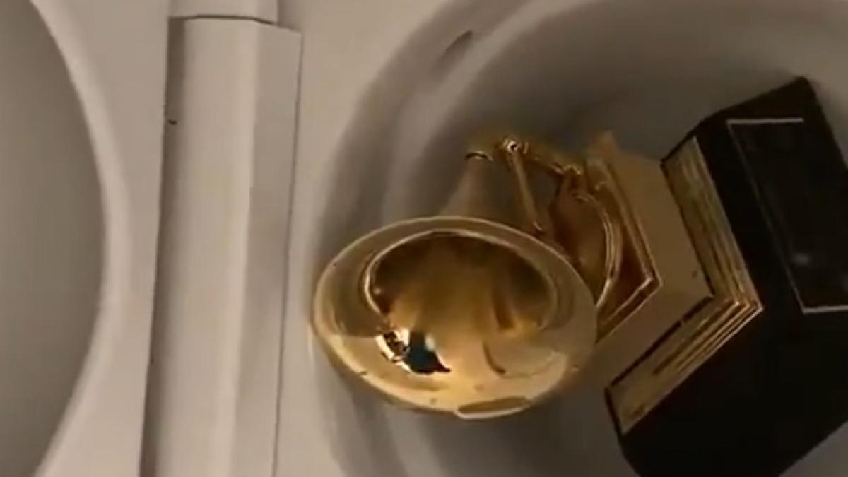 kanye_west_pipi_grammy_62516600