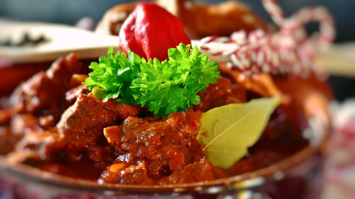 mancare-tocana_92830500