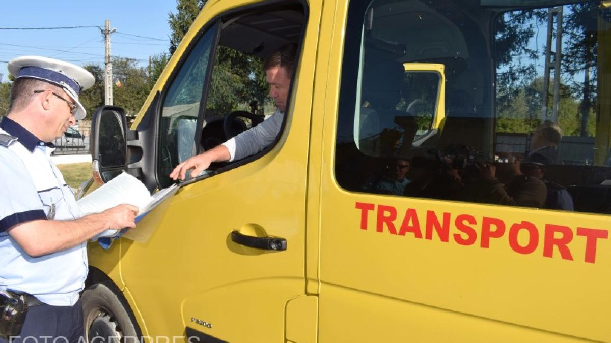 microbuz_scolar_agerpres_55061300