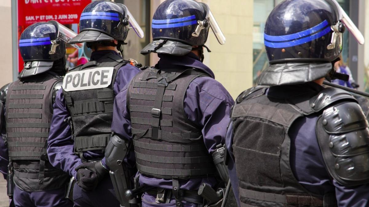 politia_franta_07203500