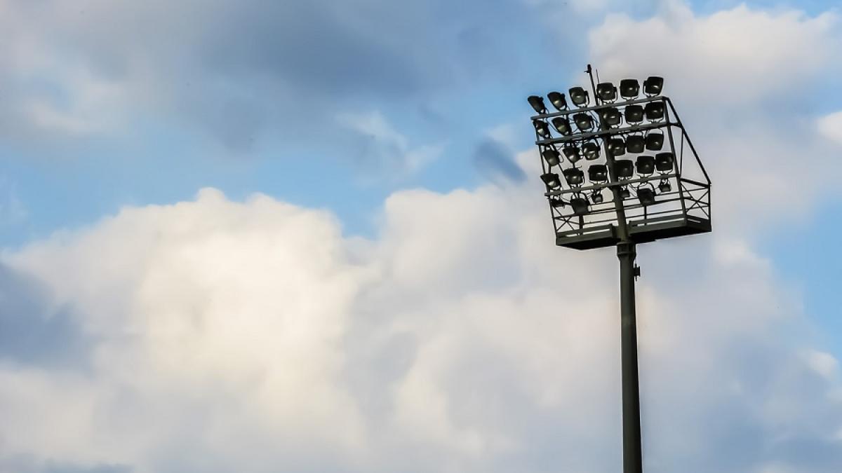 instalatie-nocturna-stadion-fotbal-pxb_52977000