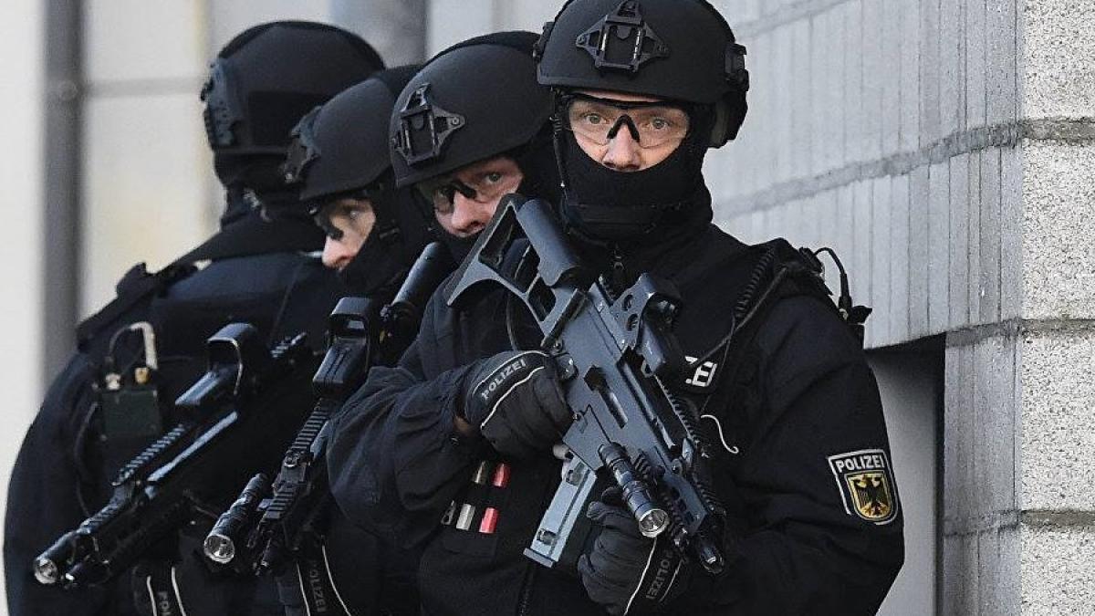 antitero_polizei_24392500