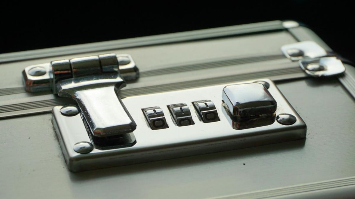 diplomat_servieta_ilustrativ_pxb_18176700