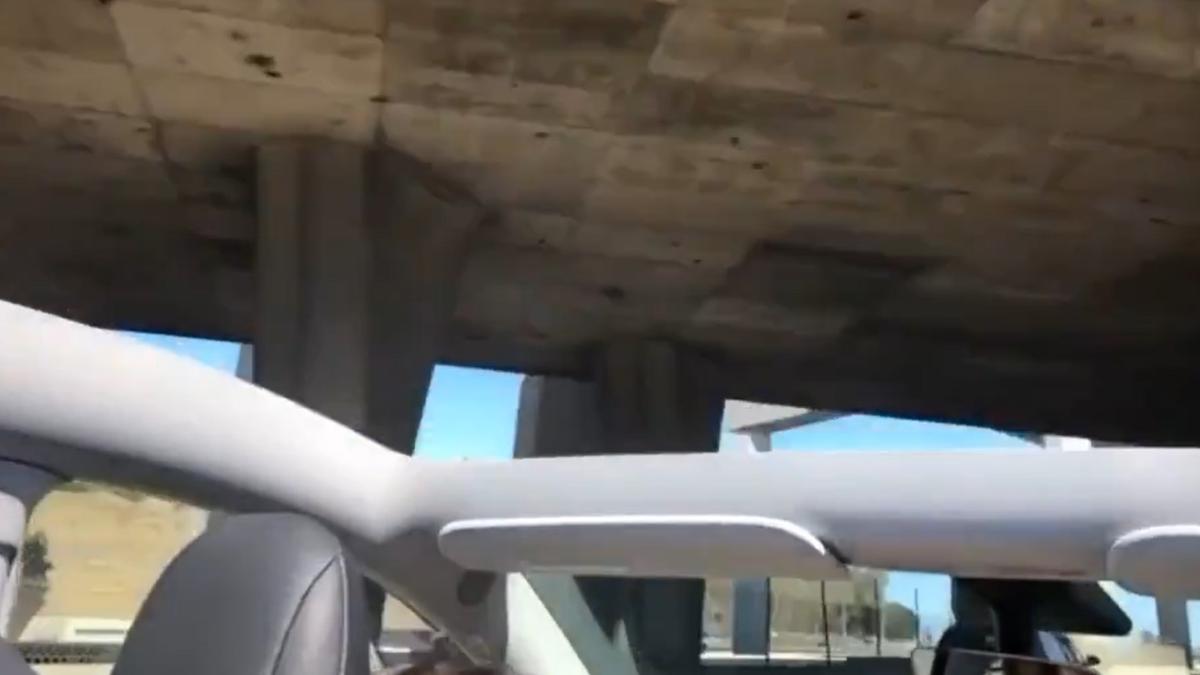 tesla_acoperis_cazut_lol_75180200