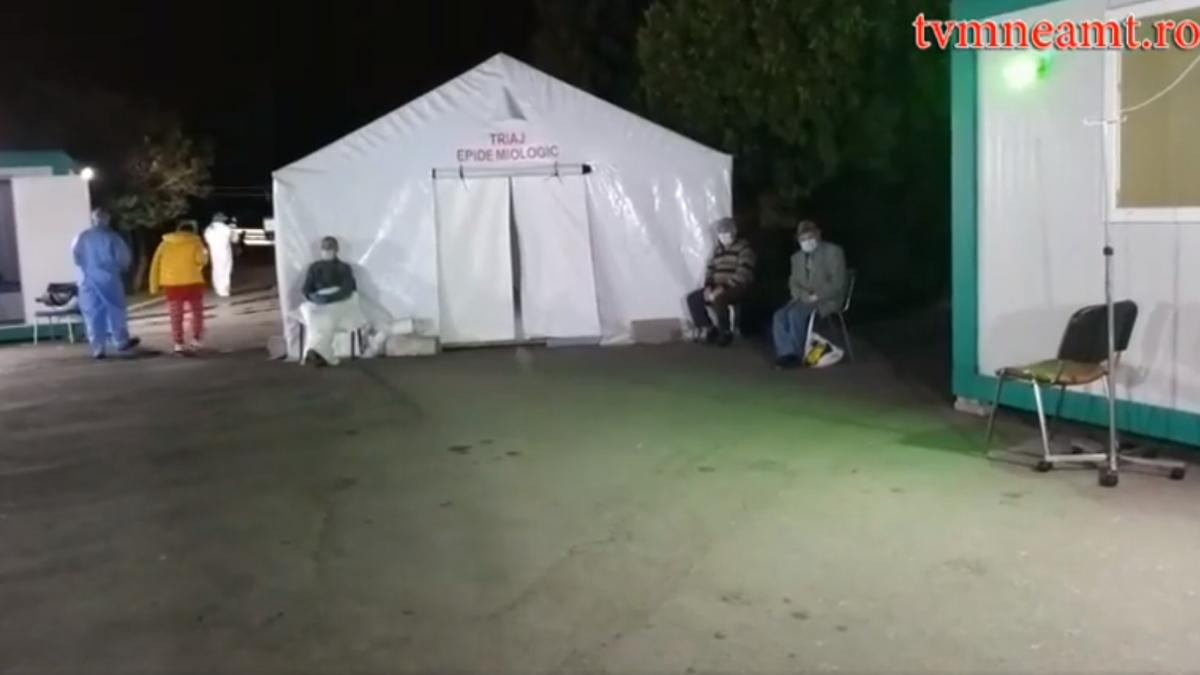 pacienti-tinuti-in-fata-spitalului_81345400