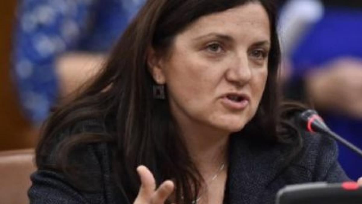 raluca-pruna_63979300