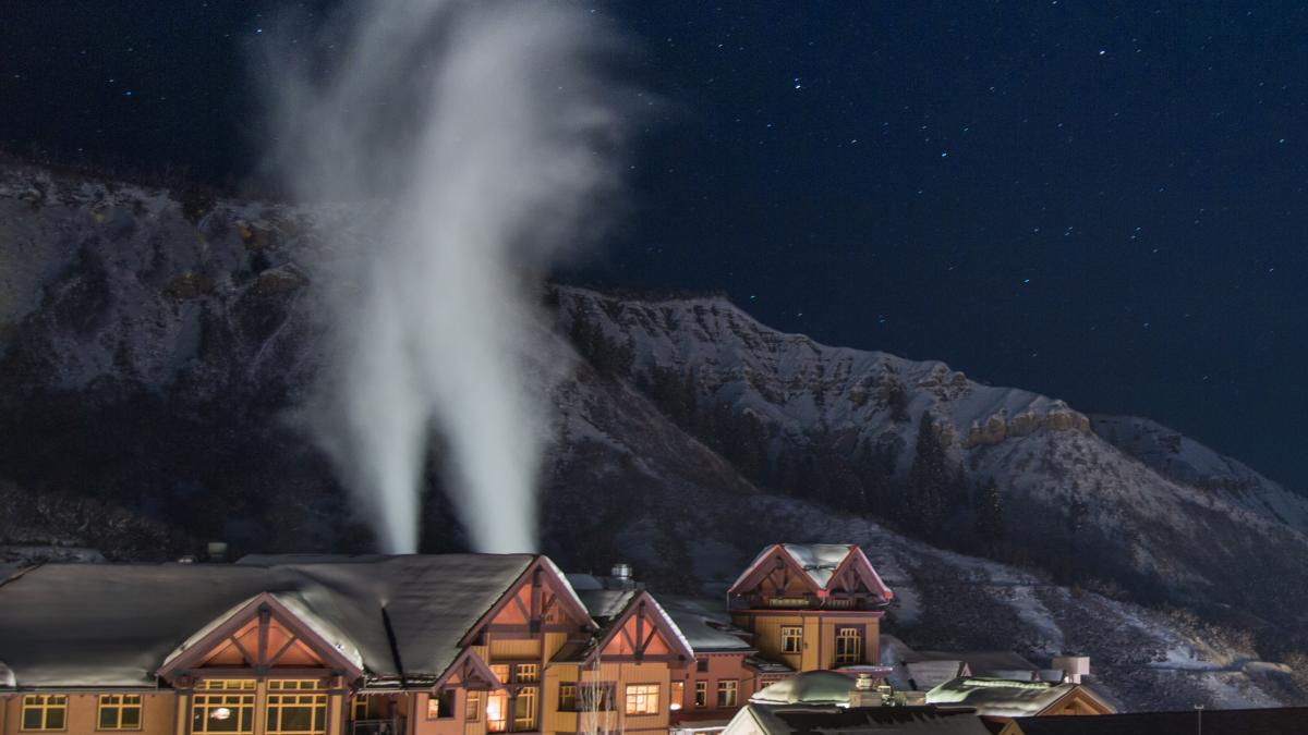 pexels-josh-hild-3229916_74201200