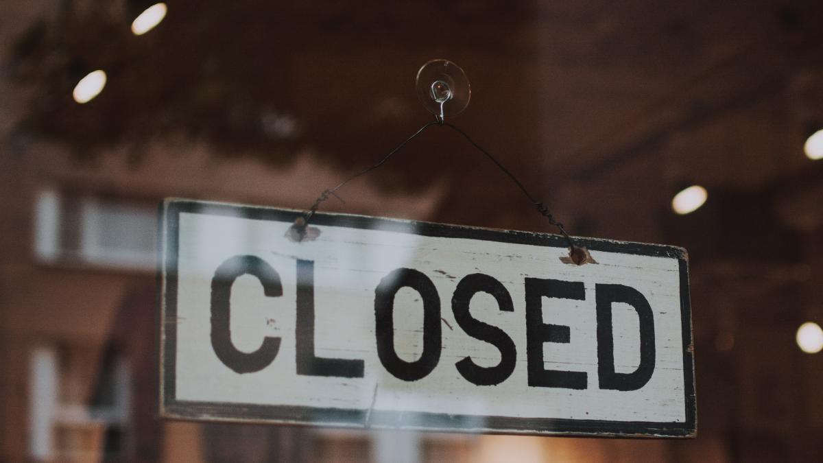 inchis-closed_24587700