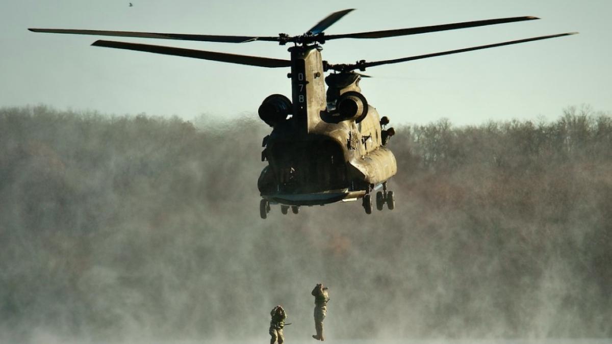 elicopter_ciocnire_accident_aviatic_04540400