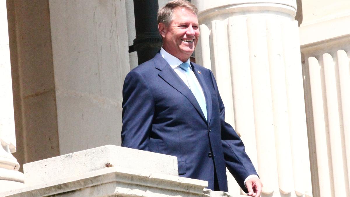 iohannis-balcon-cotroceni_86378600