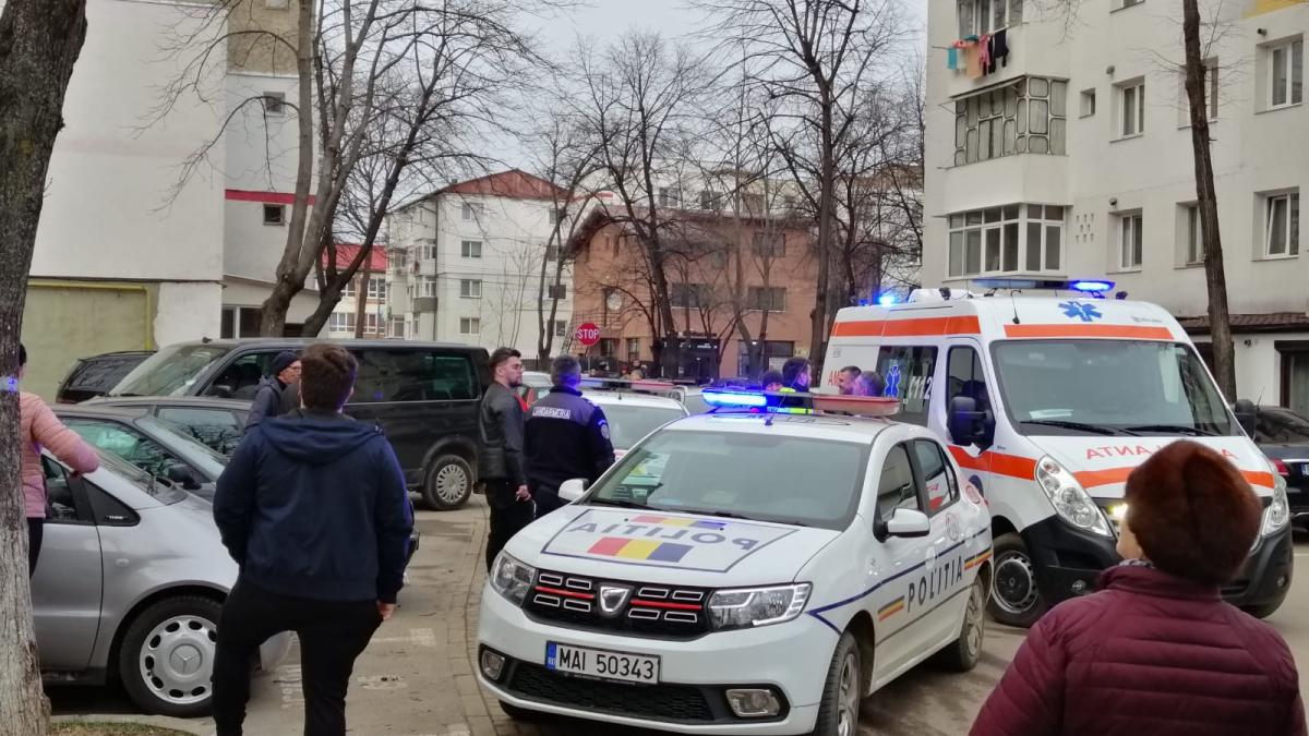 ambulanta-politie-bloc_02869500