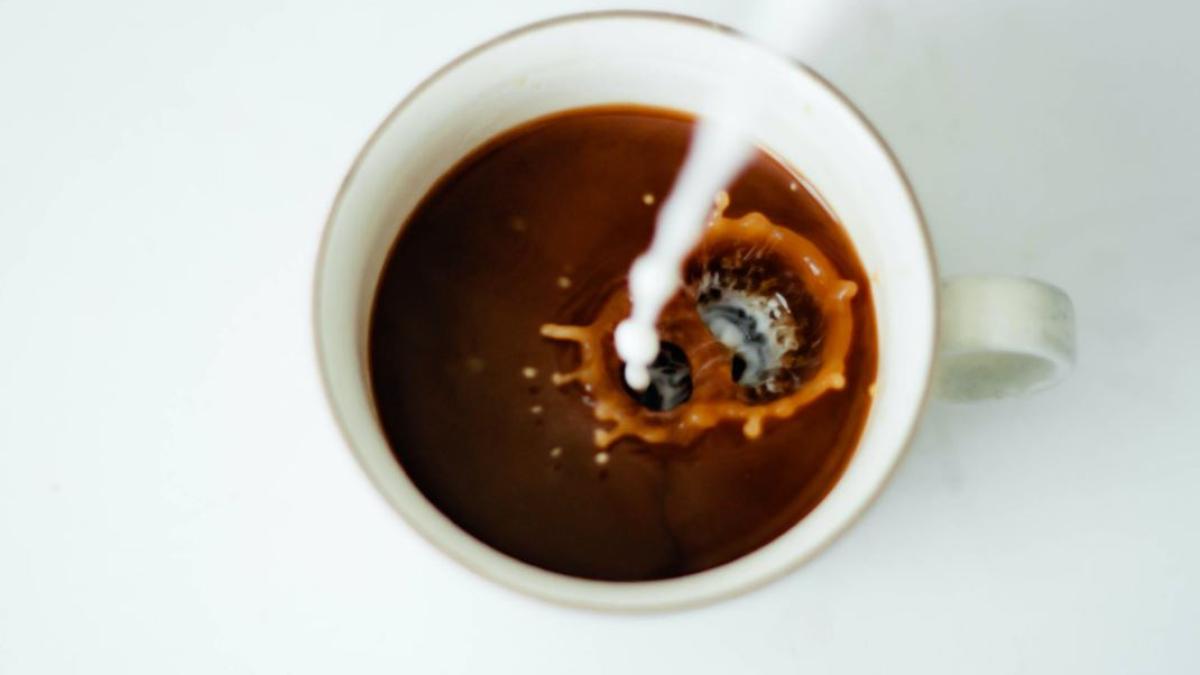 cafea_lapte_83368300