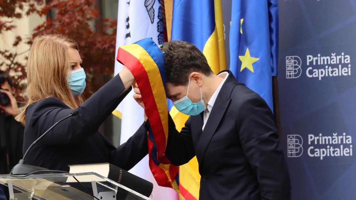 nicusor-dan-juramant1_12165200