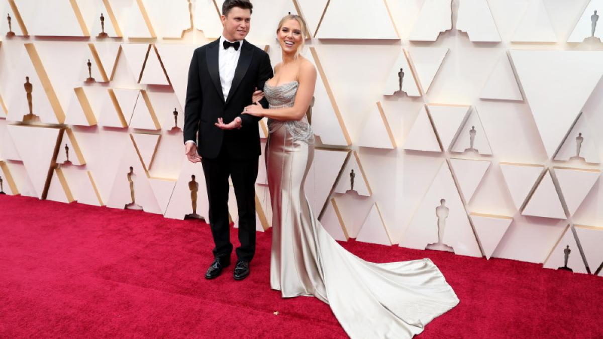 scarlett_johansson_colin_jost_12402500