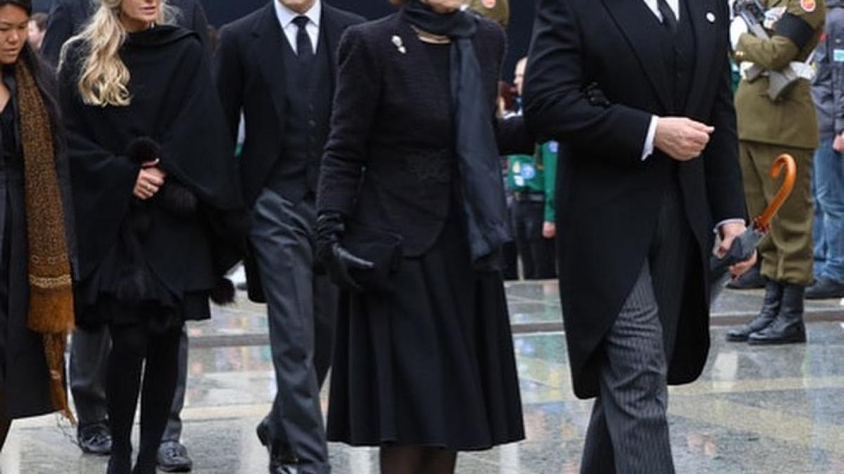 familia_regala_funeralii_duce_15702600