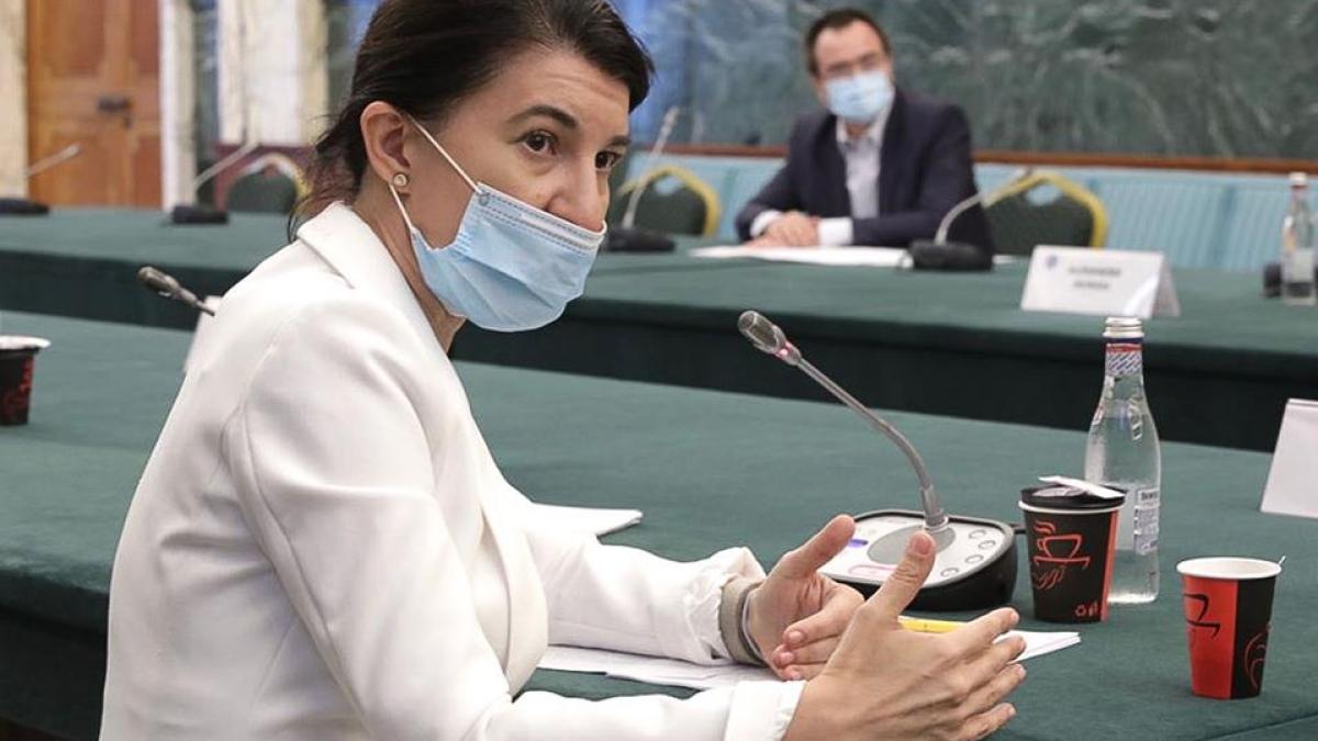 violeta_alexandru_gov_fb_56627500