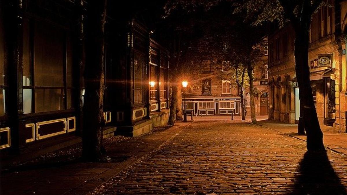 alley-89197_640_00065400