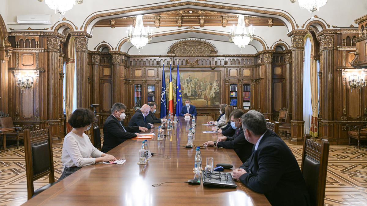 iohannis-sedinta-covid_02661800