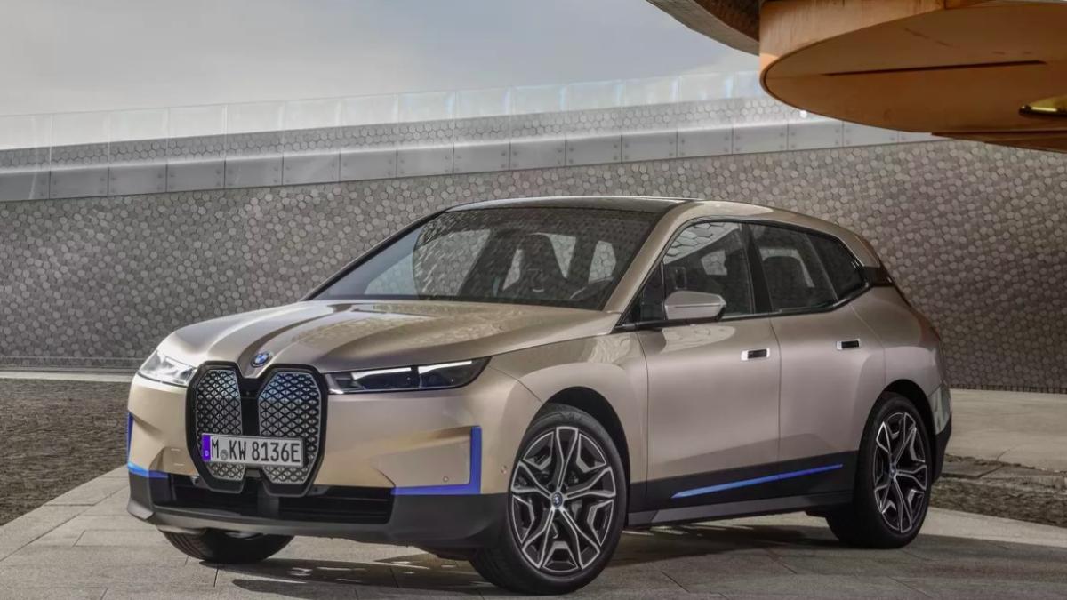 bmw_ix_suv_electric_17046700
