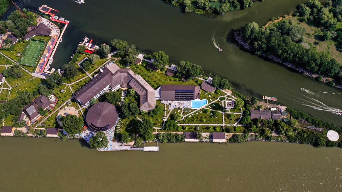 f4adf3a2-9445-49f8-a4eb-f99c653a060e_20526300