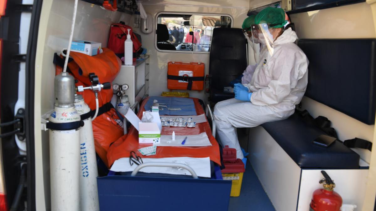 combinezon_medic_pandemie_ambulanta_agerpres_08340300