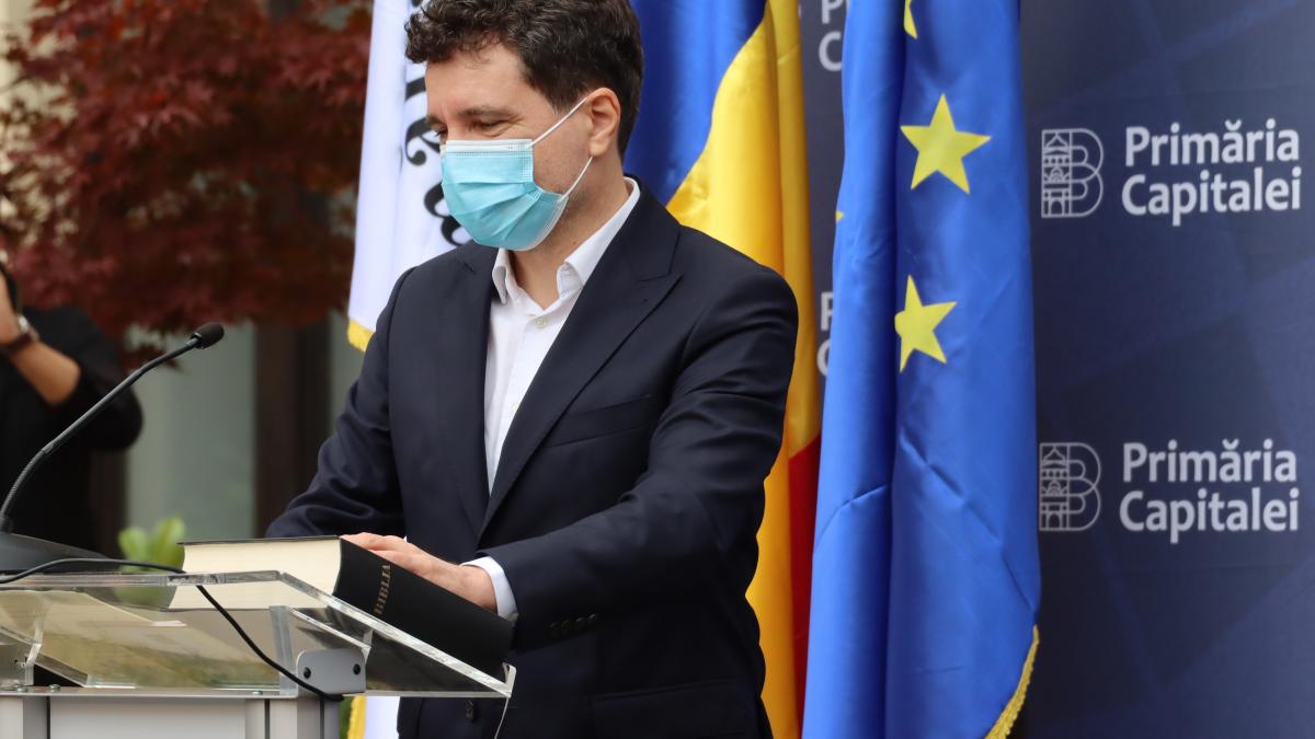 nicusor-dan-juramant_37372400