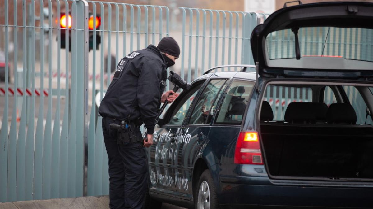 germania_masina_poarta_merkel_agerpre_19642700