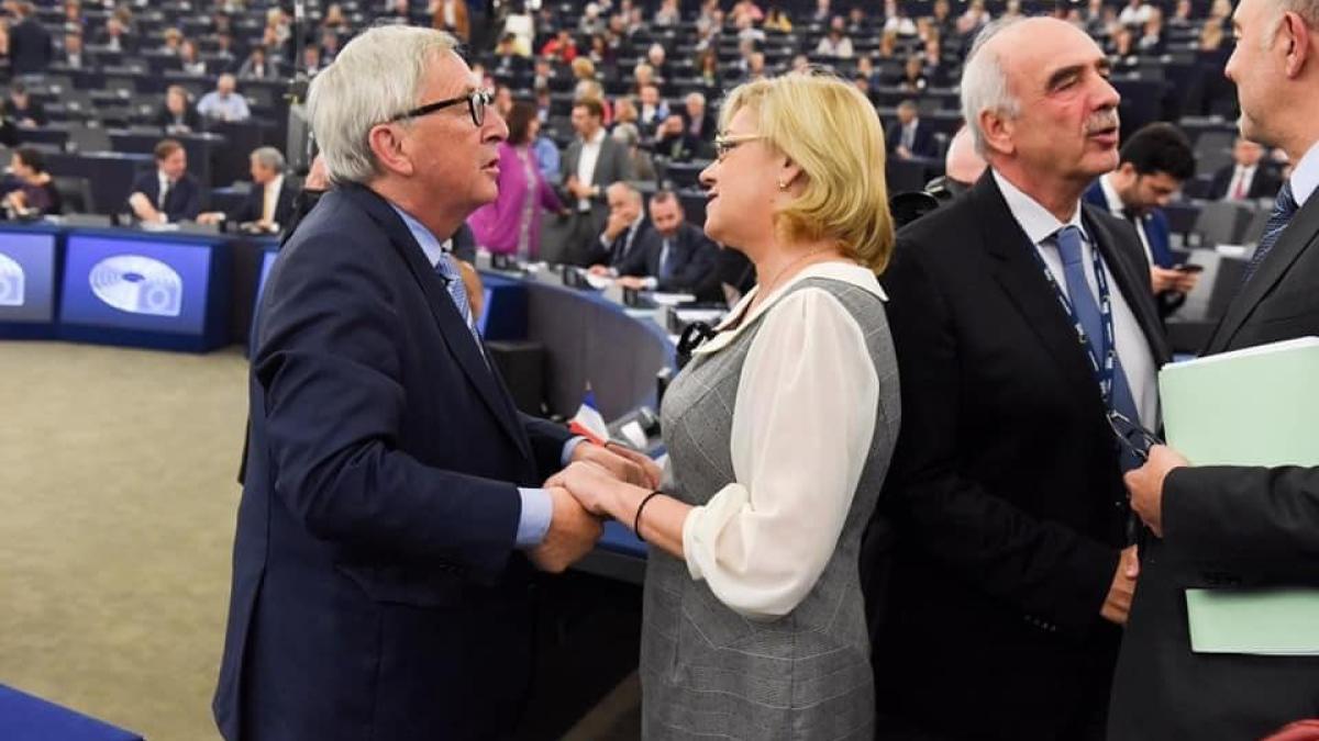 juncker-cretu-fb_71187800