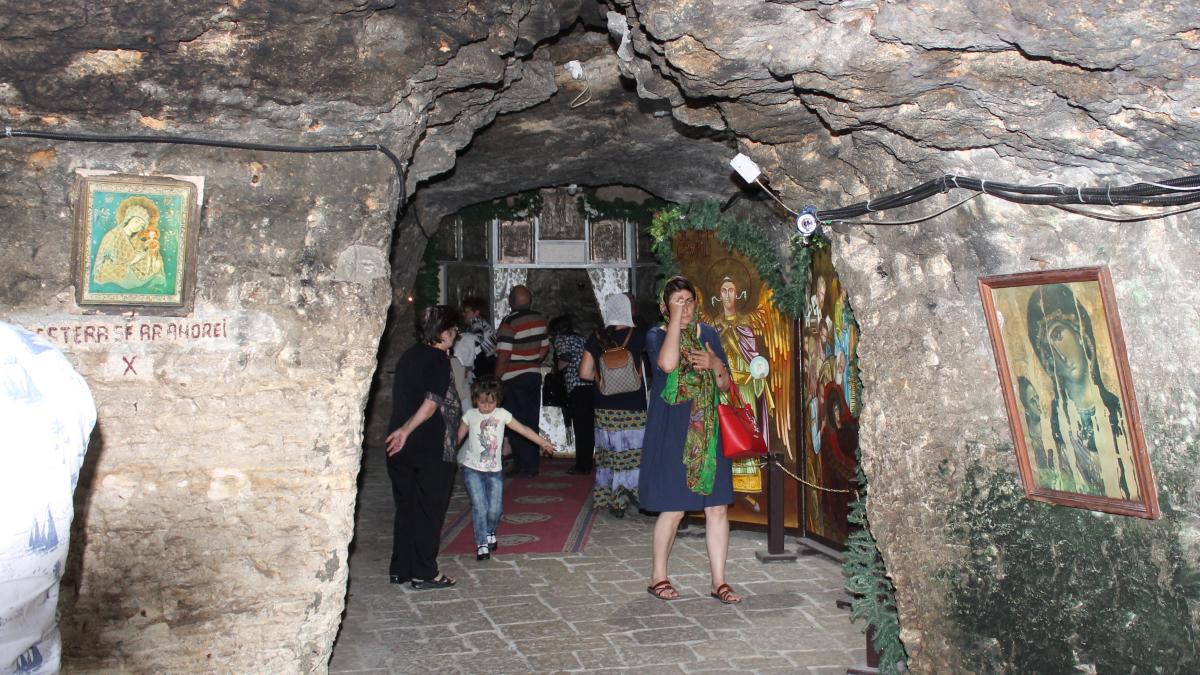 pestera-sf--andrei--constanta_49810400