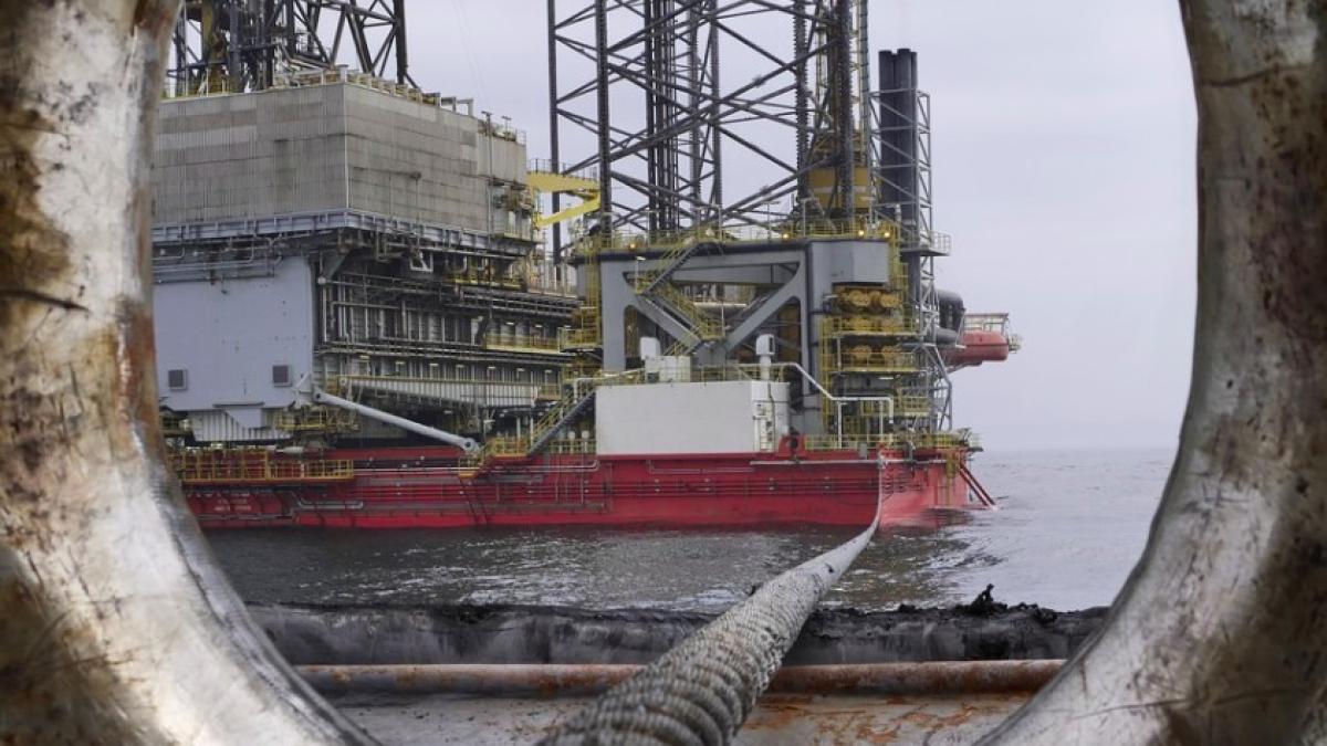 petrol_mare_ilustrativ_pxb_56422200