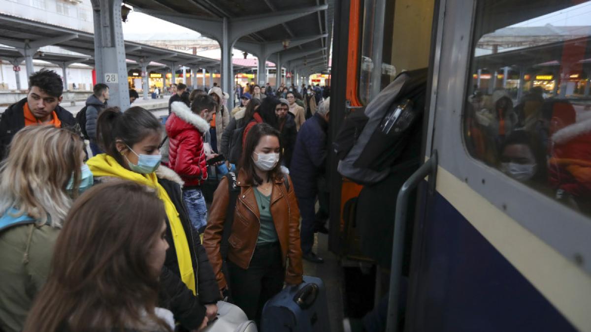 coronavirus-tren-masca_28728400