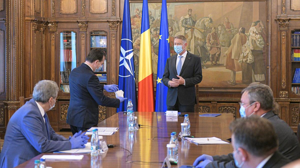 orban_iohannis_masca3_26872600