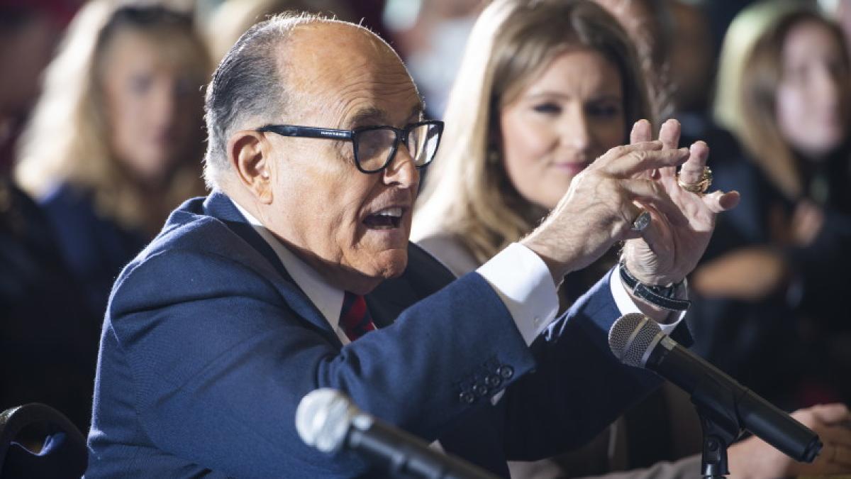 rudy_giuliani_03235100