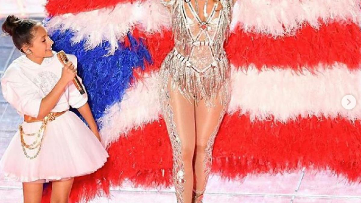 jennifer_lopez_emme_super_bowl_60668500