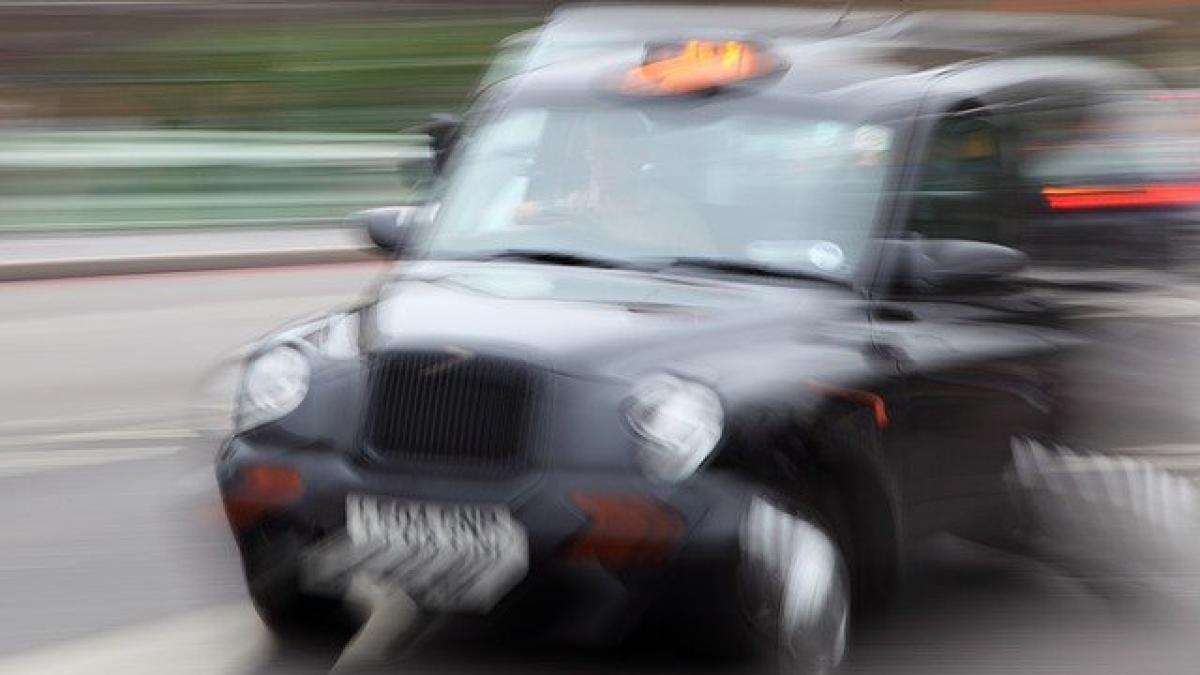 blur-16671_640_74484300