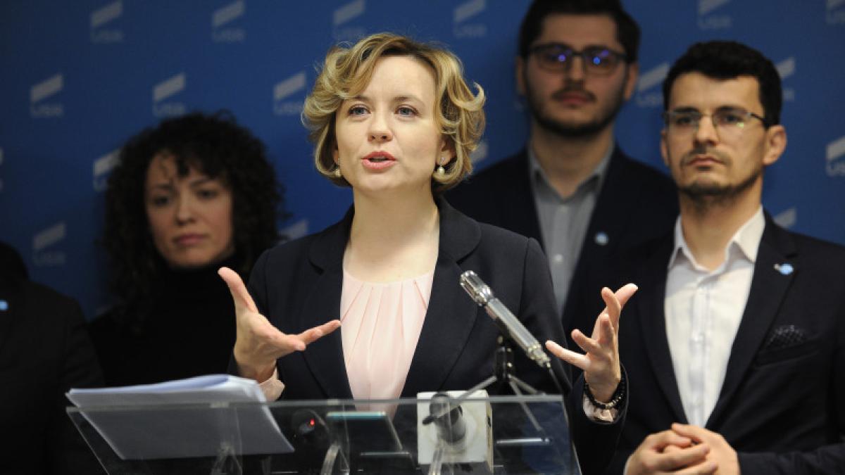 cosette_chichirau_usr_83911400