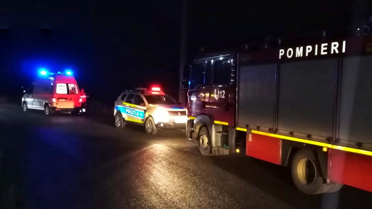 pompieri-smur-ambulanta-noaptea_88302200