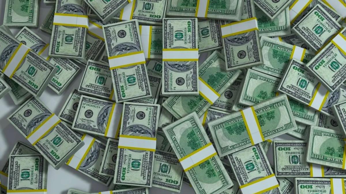 dolari_bani_ilustrativ_pxb_70519200