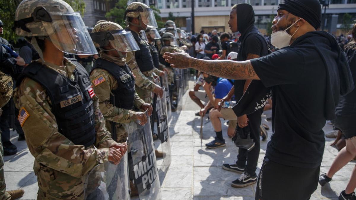washington_garda_nationala_protest_agerpres_80102200