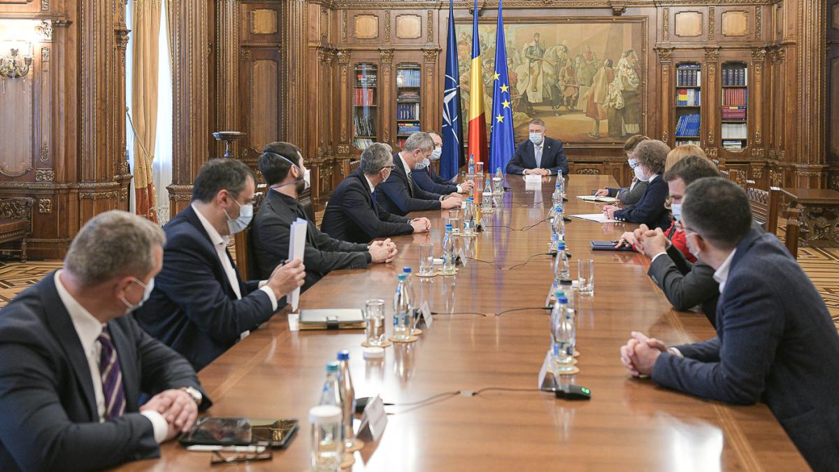 original_intalnire_cu_premierul_romaniei_si_membri_ai_guvernului_07_ian_2021_12_38324300