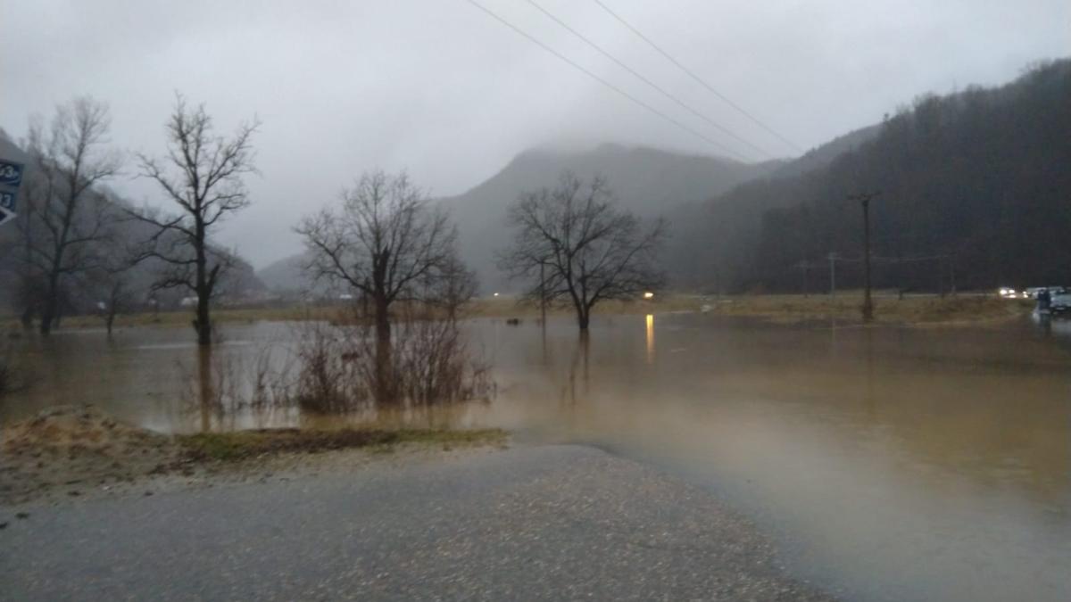 inundatii-isu-valcea_97961500